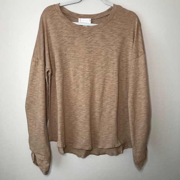 Boutique Top - Picture 1 of 2